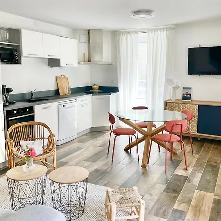 Le Layris - Maison Independante Avec Cour Casa de Férias Campan